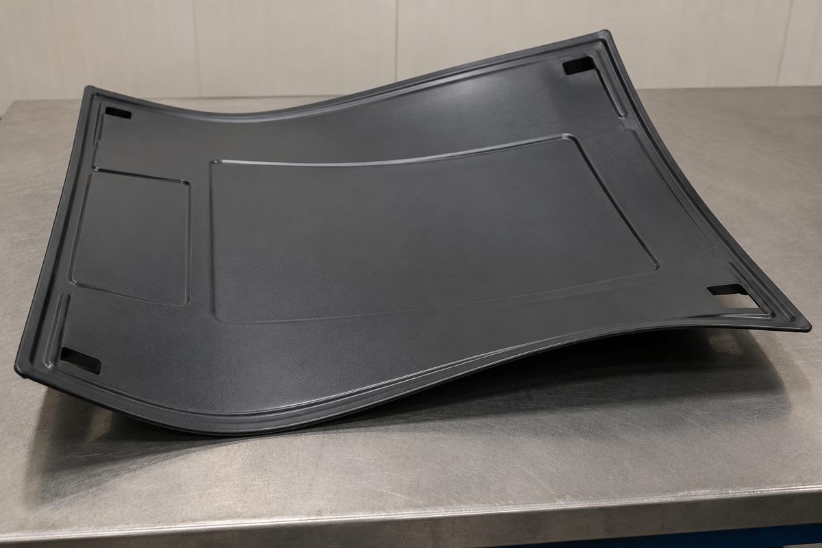 Warping — visual reference of the defect on a thermoformed part